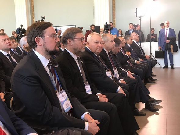 Mehriban Əliyeva Rusiya-Azərbaycan Regionlararası Forumun plenar iclasında iştirak edir