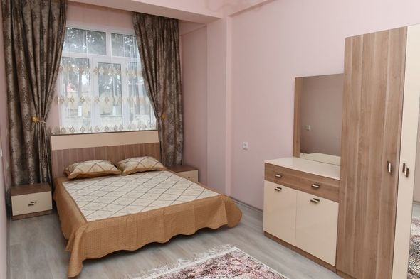 Ölkə başçısı Şamaxıda zəlzələdən zərər görmüş ailələr üçün yeni tikilmiş bina ilə tanış olub - FOTO