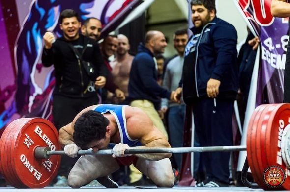 Azərbaycanlı idmançı Moskvada dünya rekordu qırıb çempion oldu - FOTO