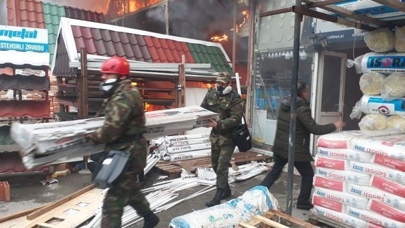 Bakıda dəhşətli yanğını söndürmək üçün əraziyə helikopter cəlb edildi - FOTO