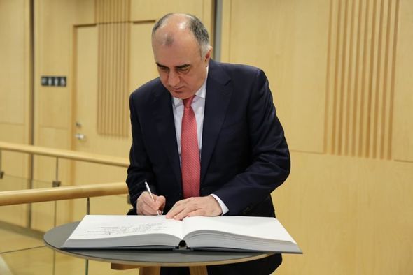 Elmar Məmmədyarov Latviya Milli Kitabxanasına Dağlıq Qarabağla bağlı kitab hədiyyə etdi - FOTO