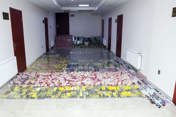 Külli miqdarda pirotexniki vasitə ələ keçirildi - FOTO