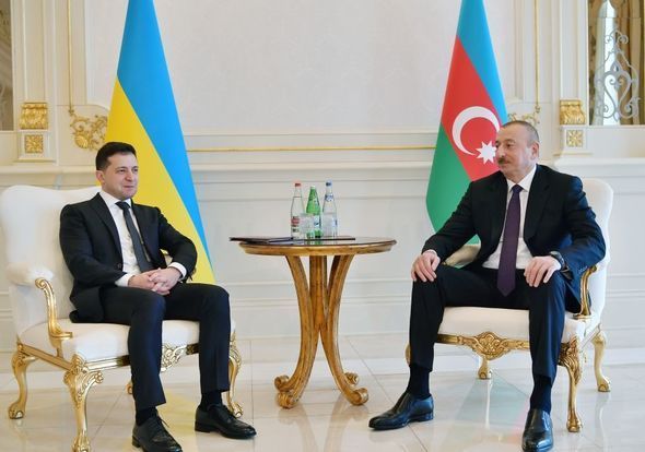 İlham Əliyevin və Vladimir Zelenskinin təkbətək görüşü oldu - YENİLƏNİB + FOTO