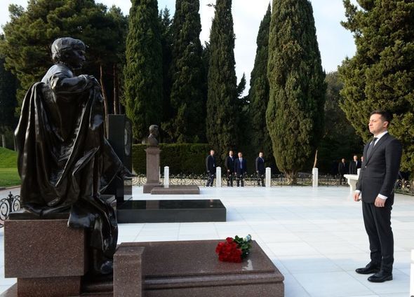 Vladimir Zelenski Heydər Əliyevin məzarını ziyarət etdi - FOTO
