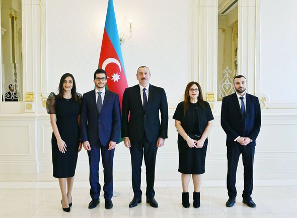 İlham Əliyev ölkəmizə yeni təyin olunmuş səfirləri qəbul etdi - YENİLƏNİB + FOTO