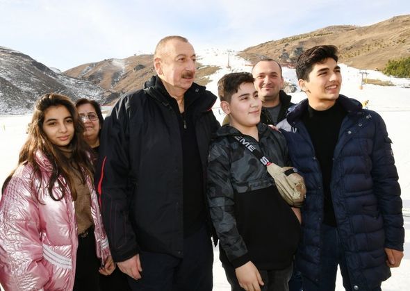 İlham Əliyev və Mehriban Əliyeva “Şahdağ” Turizm Mərkəzində - YENİLƏNİB+FOTO