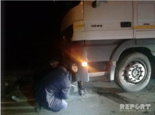 Kürdəmirdə sürücü öz avtomobilinin altında qalaraq ölüb - FOTO