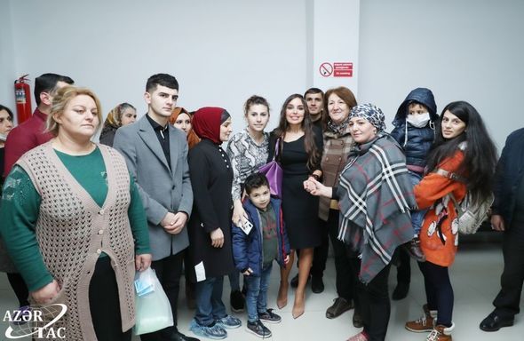 Leyla Əliyeva Hematologiya və Transfuziologiya İnstitutunda müalicə alan uşaqlarla görüşüb - FOTO