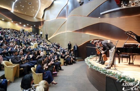 Leyla Əliyeva Həmrəylik Günü münasibəti ilə təşkil olunan konsertdə iştirak etdi – FOTO