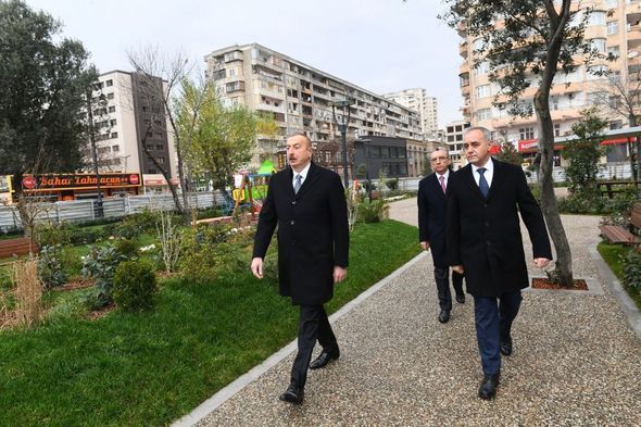 İlham Əliyev Bakının daha bir parkında aparılan yenidənqurma işləri ilə tanış oldu - YENİLƏNİB + FOTO