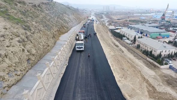 Sürüşmə baş verən Bibiheybət yolu sabah açılacaq - FOTO