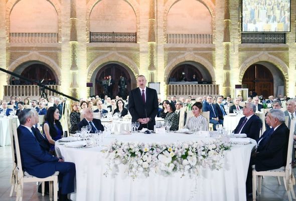 İlham Əliyev və Mehriban Əliyeva Xoşbəxt Yusifzadənin 90 illik yubiley mərasimində