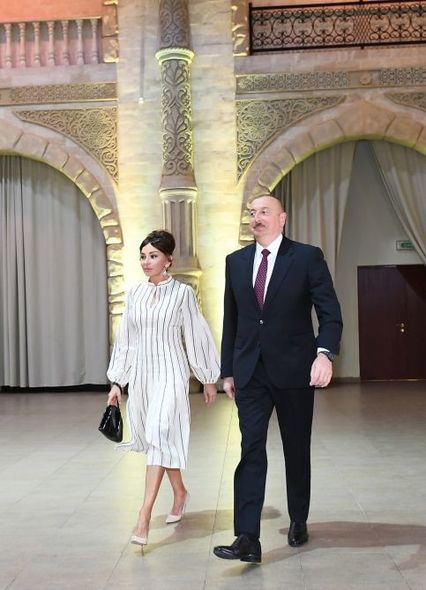 İlham Əliyev və Mehriban Əliyeva Xoşbəxt Yusifzadənin 90 illik yubiley mərasimində