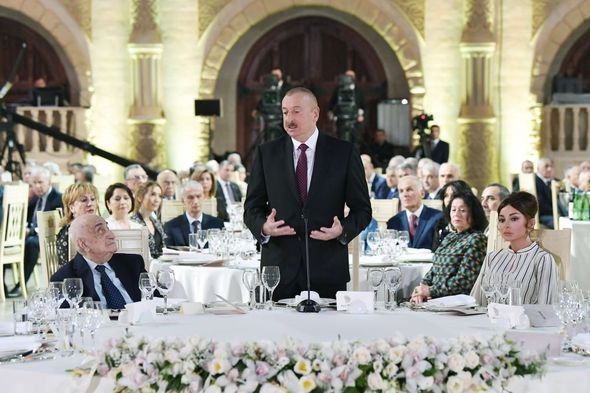 İlham Əliyev və Mehriban Əliyeva Xoşbəxt Yusifzadənin 90 illik yubiley mərasimində