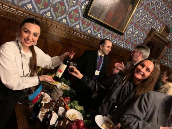 Günel Məmmədhəsənova "Made in Azerbaijan" brendini Londonda təqdim etdi - Fotolar