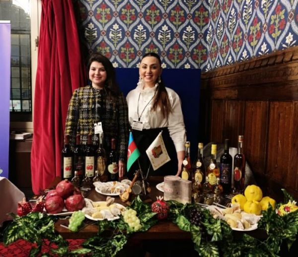 Günel Məmmədhəsənova "Made in Azerbaijan" brendini Londonda təqdim etdi - Fotolar