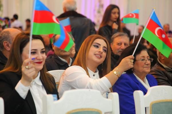 Azay Quliyevlə ilk görüşdə böyük izdiham yaşandı - FOTOLAR