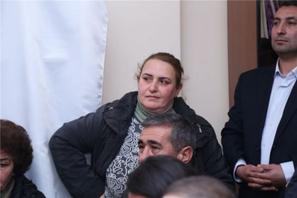 Qusarlı Rauf, təxribatçı qadınlar, indi də lax yumurta: İqbal Ağazadənin seçki taktikası zənginləşir