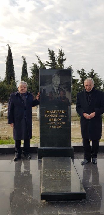 Sabir Rüstəmxanlı şəhid ailəsinə baş çəkdi