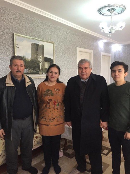 Sabir Rüstəmxanlı şəhid ailəsinə baş çəkdi