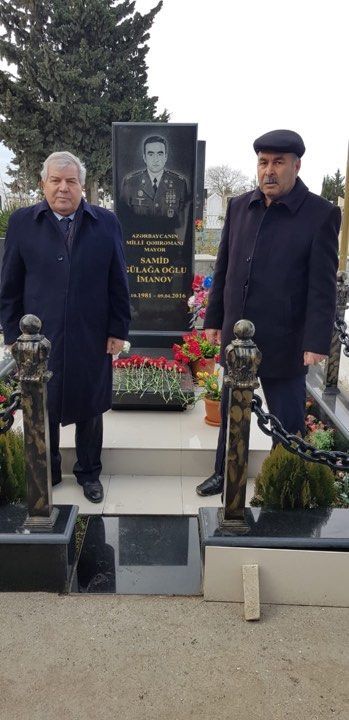 Sabir Rüstəmxanlı şəhid ailəsinə baş çəkdi