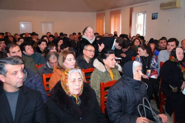Azay Quliyev Abay Kunanbayev küçəsindəki seçicilərlə görüşüb
