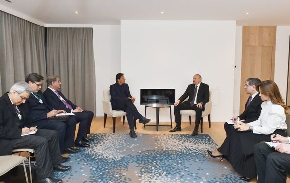 Prezident İlham Əliyev Davosda Pakistanın Baş naziri ilə görüşüb - FOTO