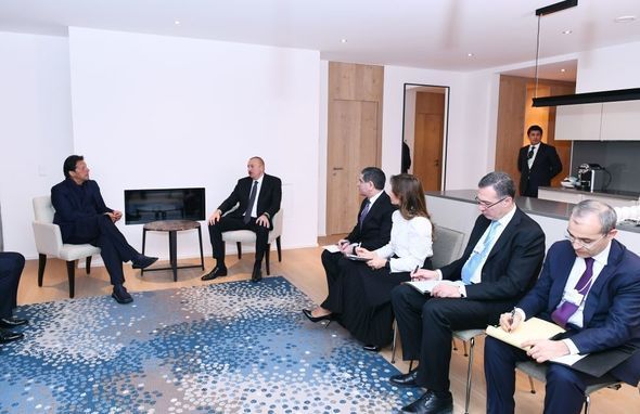 Prezident İlham Əliyev Davosda Pakistanın Baş naziri ilə görüşüb - FOTO