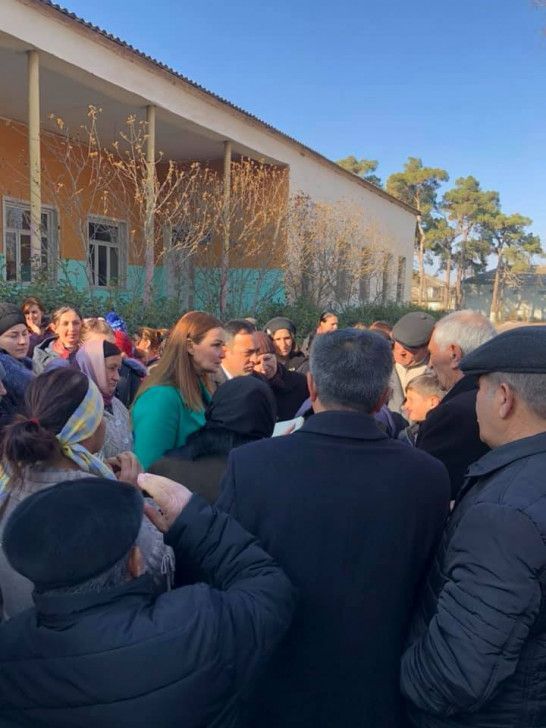 Qənirə Paşayeva Dönük Qırıqlı kəndində seçicilərlə görüşüb - FOTOLAR