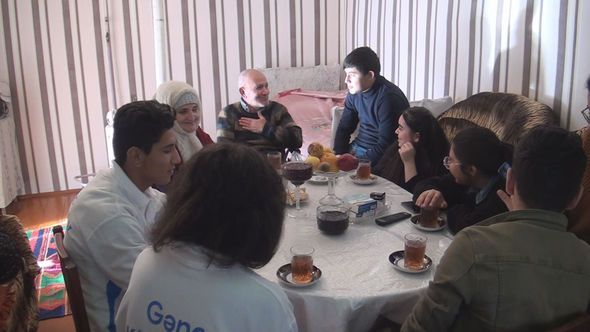 “Könüllü qonaq” Yevlaxda - FOTO