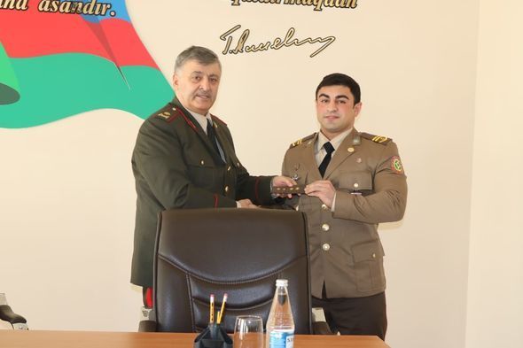 Dünya çempionumuza zabit rütbəsi verildi - FOTO