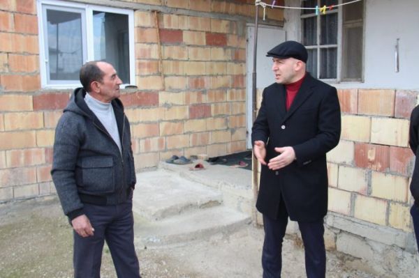 Natiq Nəbili seçicilərlə görüşlərini davam etdirir - FOTOLAR