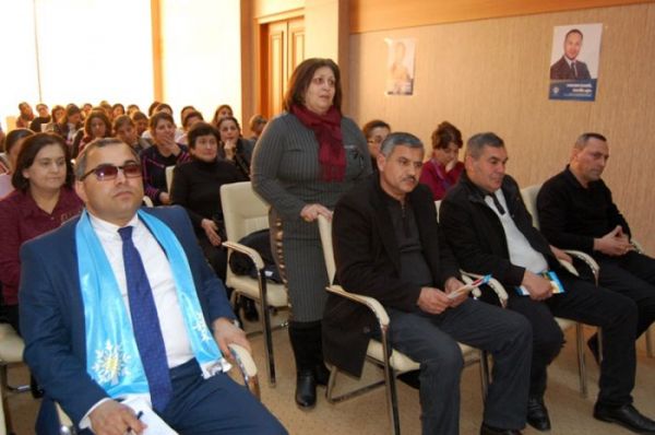 Deputatlığa namizəd Ramil Həsənin görüşləri davam edir