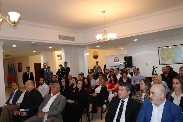 Fuad Muradov Dubayda yaşayan azərbaycanlıların problemlərini dinlədi - FOTO