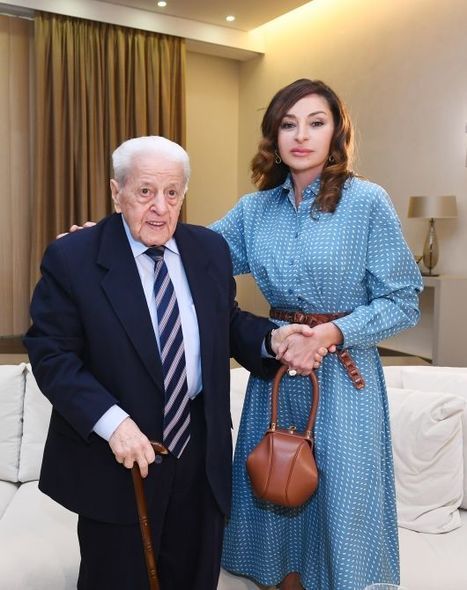 İlham Əliyev və Mehriban Əliyeva Xalq artisti ilə görüşdü - FOTO