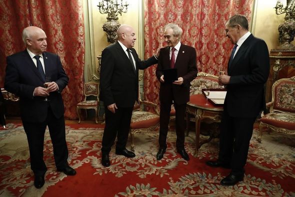 Sergey Lavrov Putinin Fəxri Fərmanını Polad Bülbüloğluna təqdim etdi - FOTO