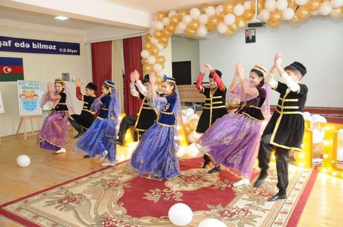 Bu məktəbdə Ana dili günü ilə bağlı tədbir keçirilib - FOTO