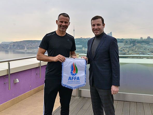 “Mançester Yunayted”in əfsanəvi futbolçusu Bakıda - FOTO