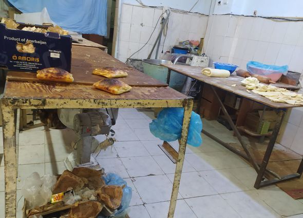 Bakıda xaçapuri və simit istehsal edən müəssisədə antisanitar vəziyyət - FOTO