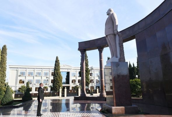 İlham Əliyev Şəmkirdə - FOTO