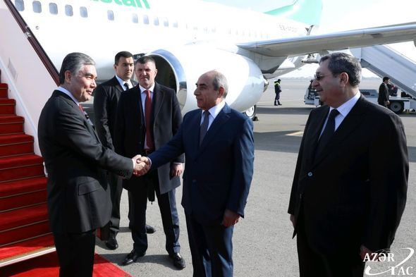 Berdiməhəmmədov Azərbaycana rəsmi səfərə gəldi - FOTO