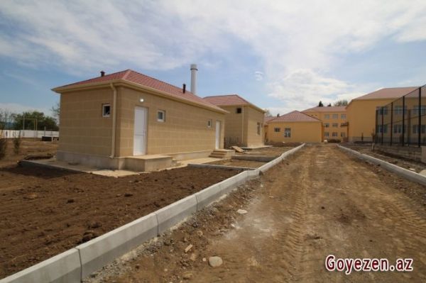 Milli Məclisin deputatı Səməd Seyidov Qazaxda əsaslı şəkildə yenidən qurulan Kosalar kənd tam orta məktəbində olub